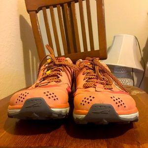 Altra Lone Peak 5 size 9 GUC